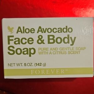 Forever 21 Aloe Avocado Face & Body Soap - White and Olive